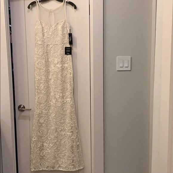 Lulu’s Wedding Dress Ivory Lace Embroidered Size Small New - Picture 4 of 16